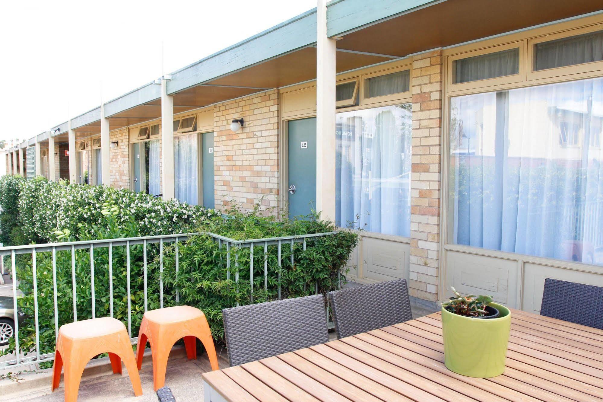 Mid City Motor Inn Queanbeyan Exterior photo