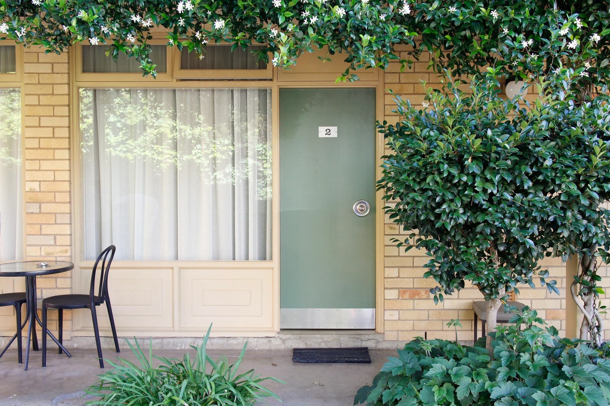 Mid City Motor Inn Queanbeyan Exterior photo